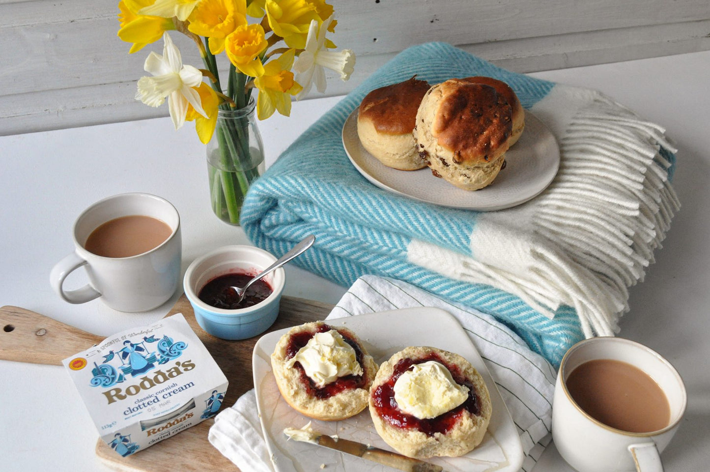 Blanket and Cream Tea Gift Set